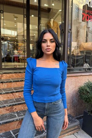 Kadın Mavi Kare Yaka Uzun Kollu Fit Triko Bluz – Modern & Şık