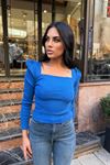 Kadın Mavi Kare Yaka Uzun Kollu Fit Triko Bluz – Modern & Şık