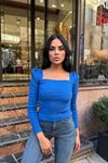 Kadın Mavi Kare Yaka Uzun Kollu Fit Triko Bluz – Modern & Şık