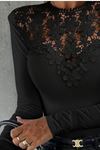 Black Elegance Çiçek Desenli Dantel Detaylı Kadın Bluz